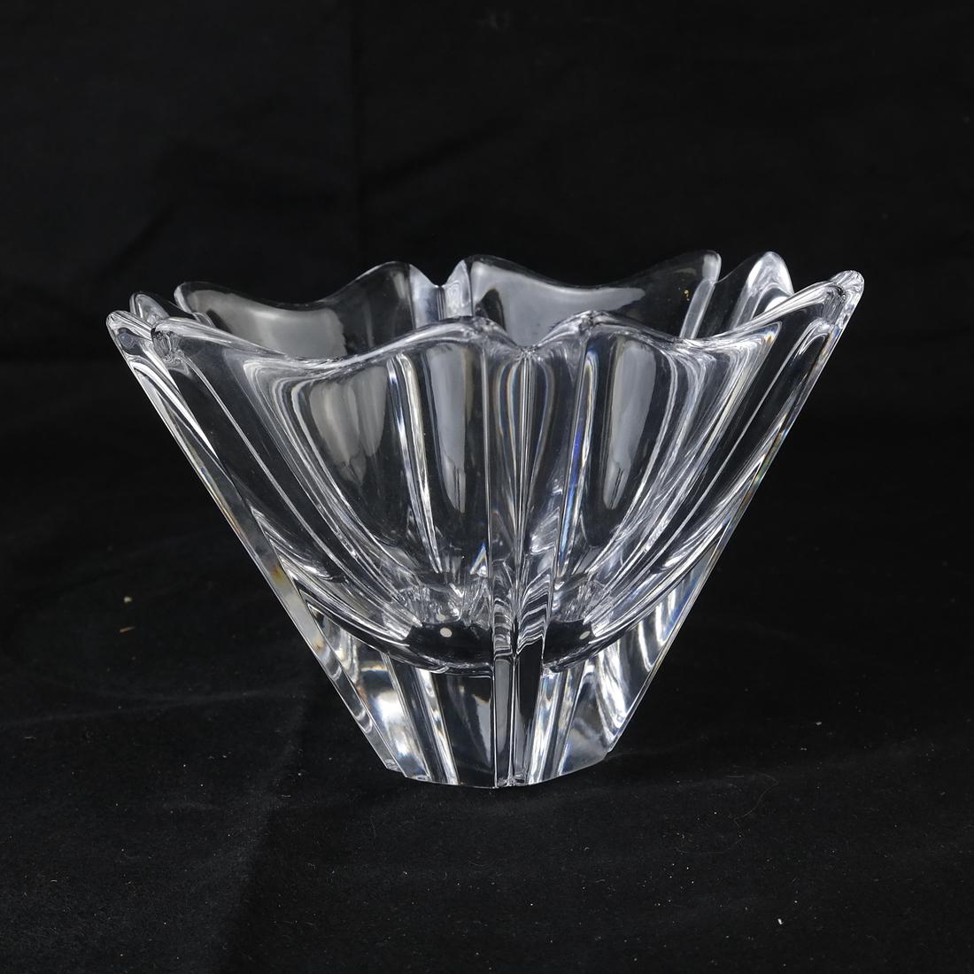 Orrefors Glass Bowl: Clear glass bowl. [8" x 5 1/2"]. In overall good condition.