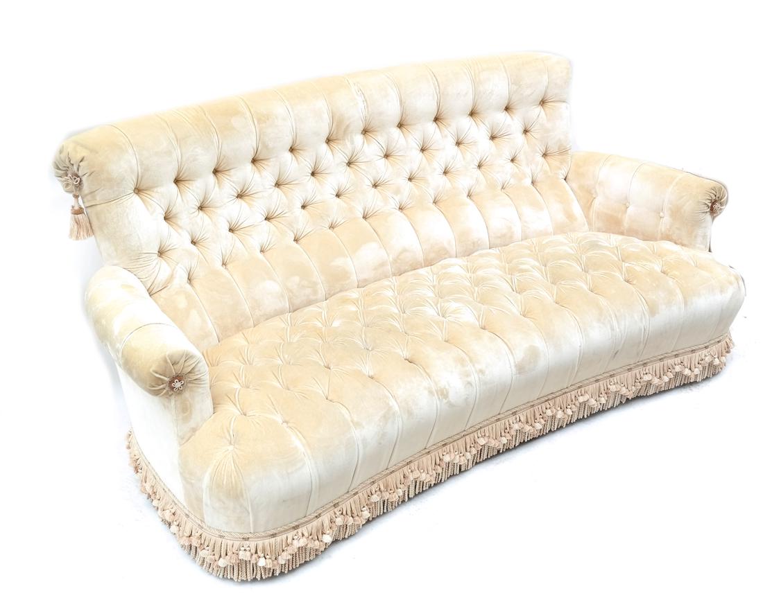 Victorian-Style Upholstered Sofa (1 of 8)