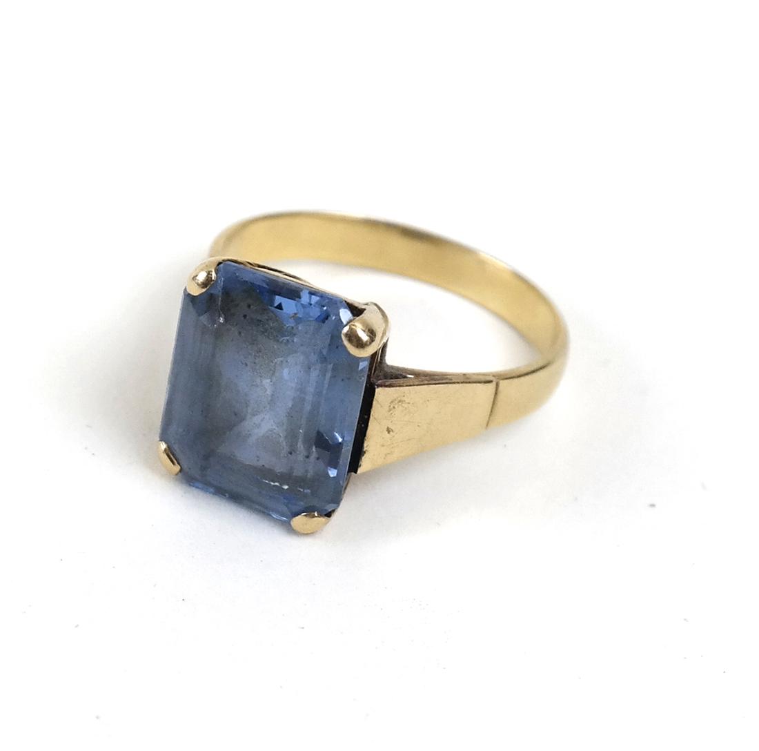 18K Yellow Gold & Blue Glass Ring (1 of 5)