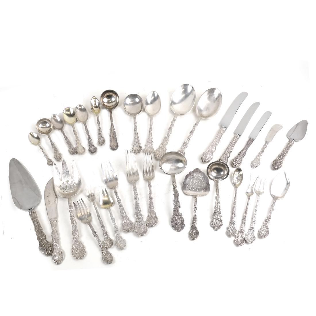 260 pc Gorham Sterling Versailles Patn Flatware Service (1 of 8)