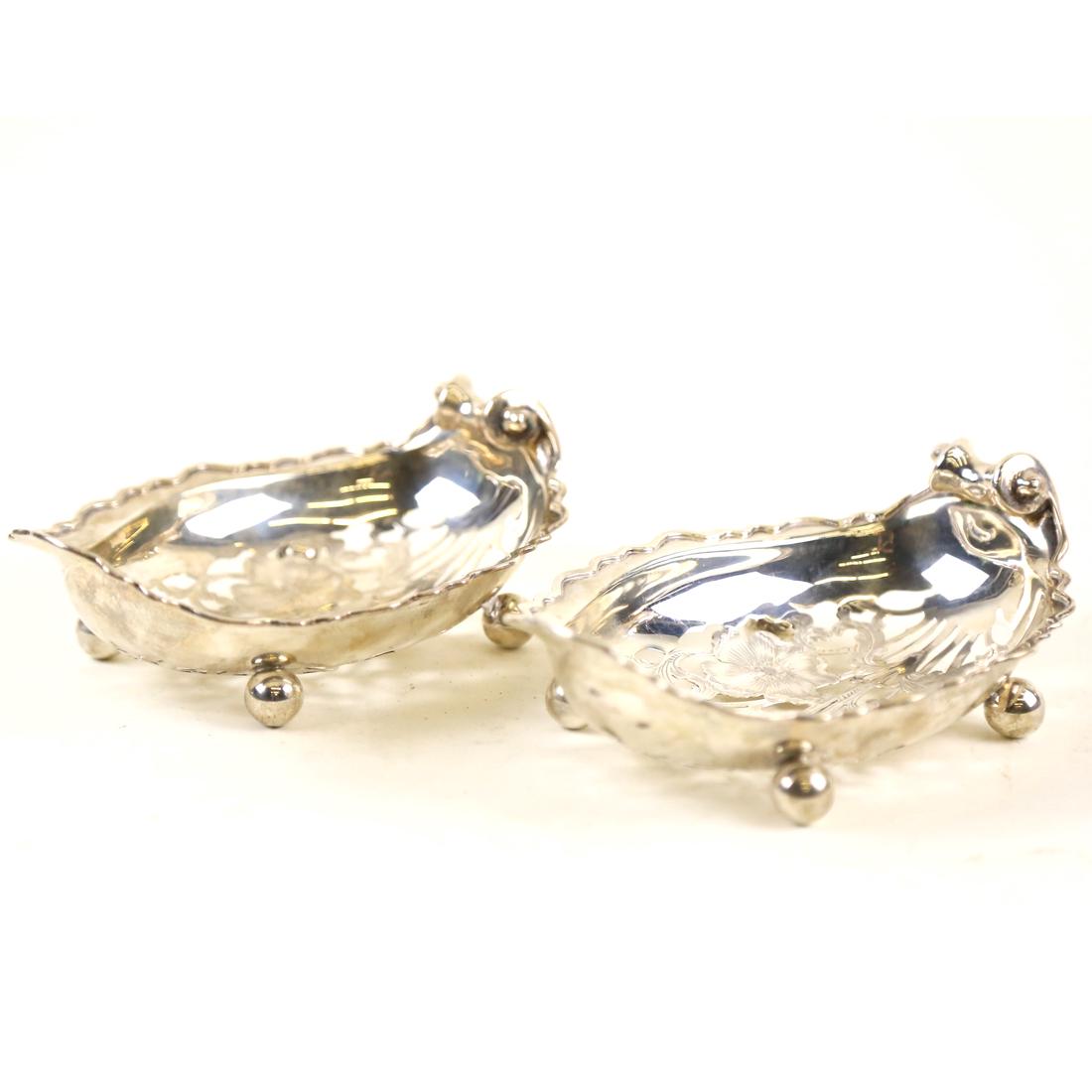 Pair Gorham Sterling Pierced Shell-Form Small Dishes (1 of 6)
