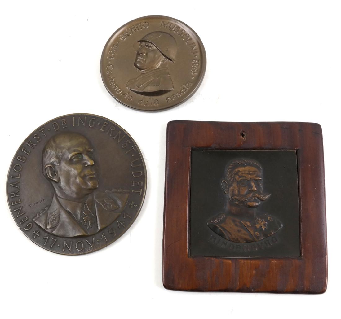 Three Commemorative Bronze War Medal (1 of 11)