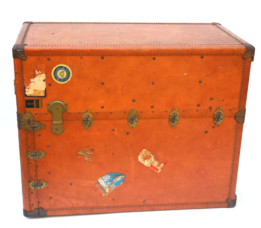 Vintage Steamer Trunk by Oskosh Trunk & Leather Co. (1 of 8)