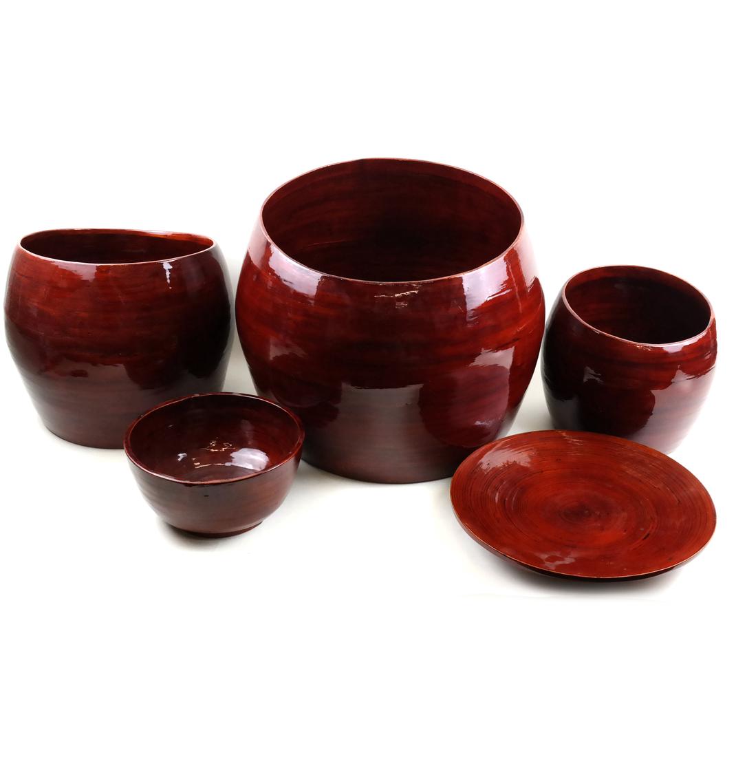 Oggetti Bowl and Plates: Vietnamese covered bowl having an serving platter and four bowls. Initialed.