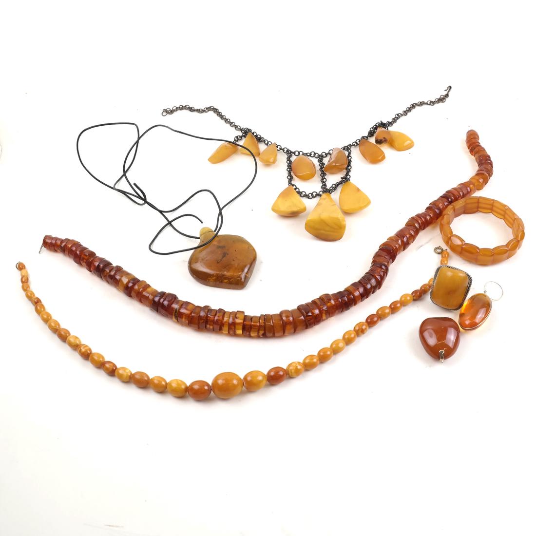 8 Piece Amber Assembled Jewelry Group (1 of 7)