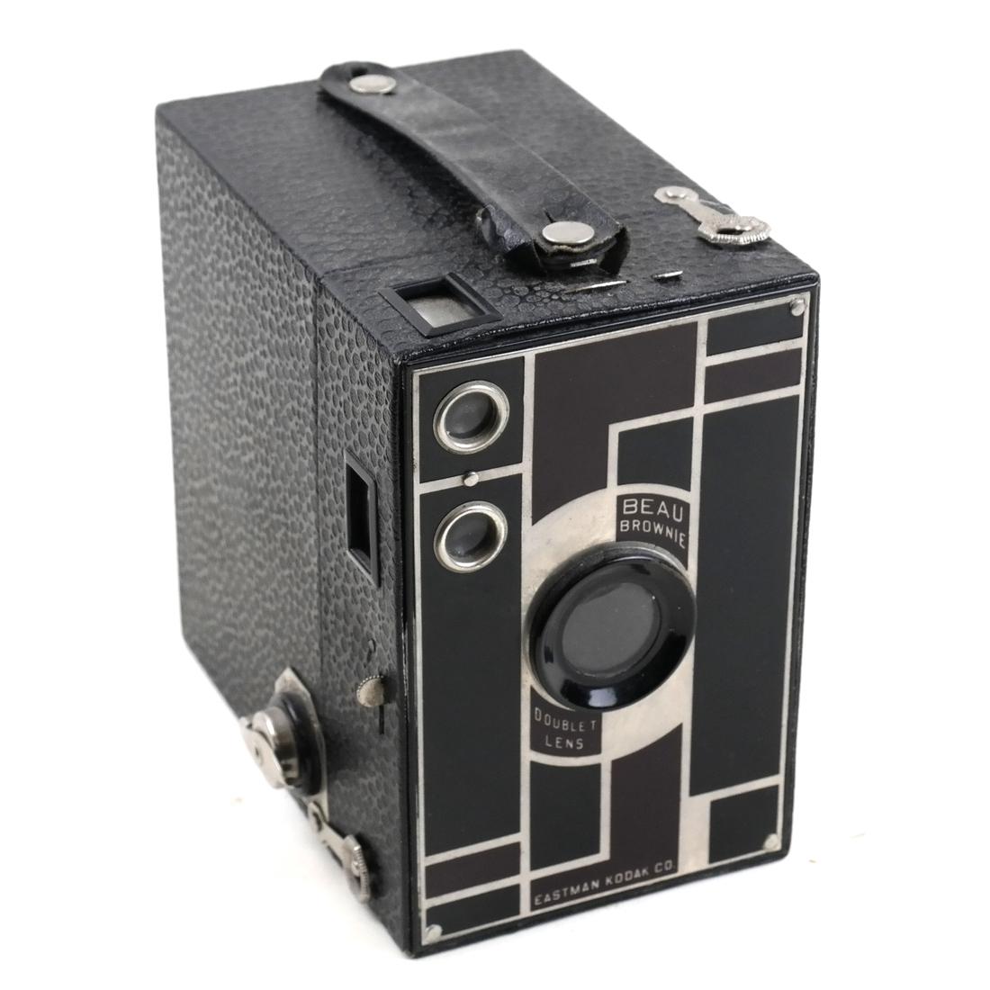Kodak "Beau" Brownie Camera - Black (1 of 4)