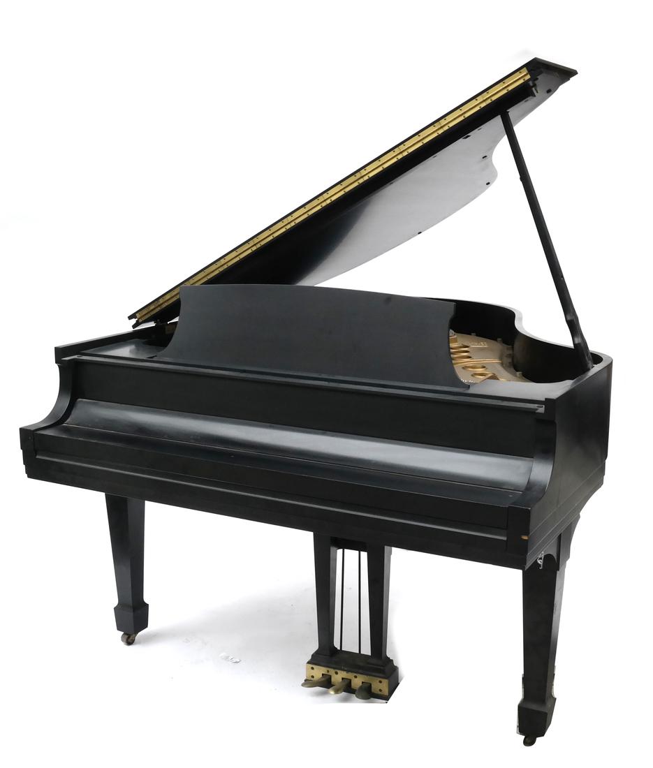 Steinway & Sons Studio Grand Piano, Model 404061 M (1 of 10)