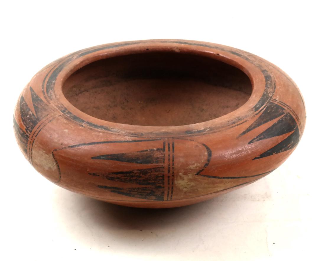 Native American Terracotta Vessel (1 of 5)