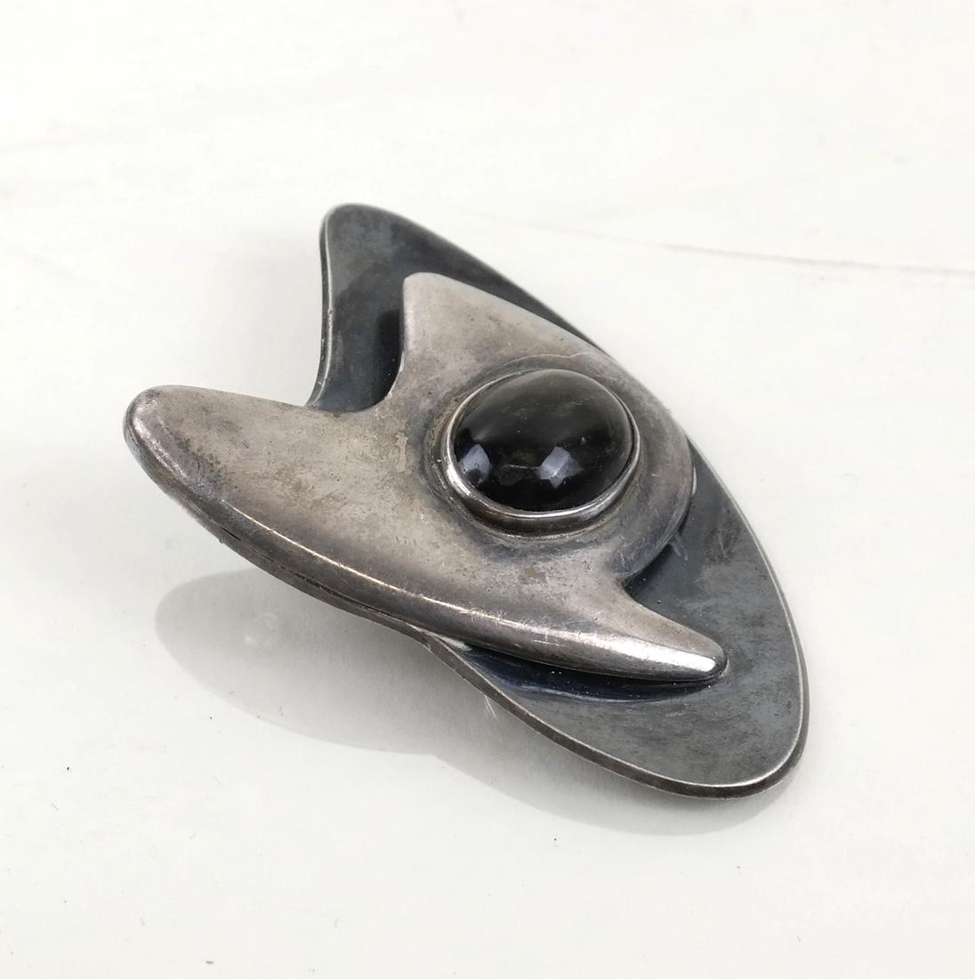 Sigi Sterling Silver Mid-Century Pin: Mounted sterling obsidian cabochon set. #267.