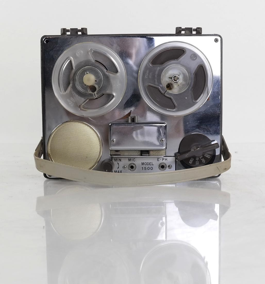 Acme Portable Reel-to-Reel Tape Recorder, Model 15 (1 of 9)