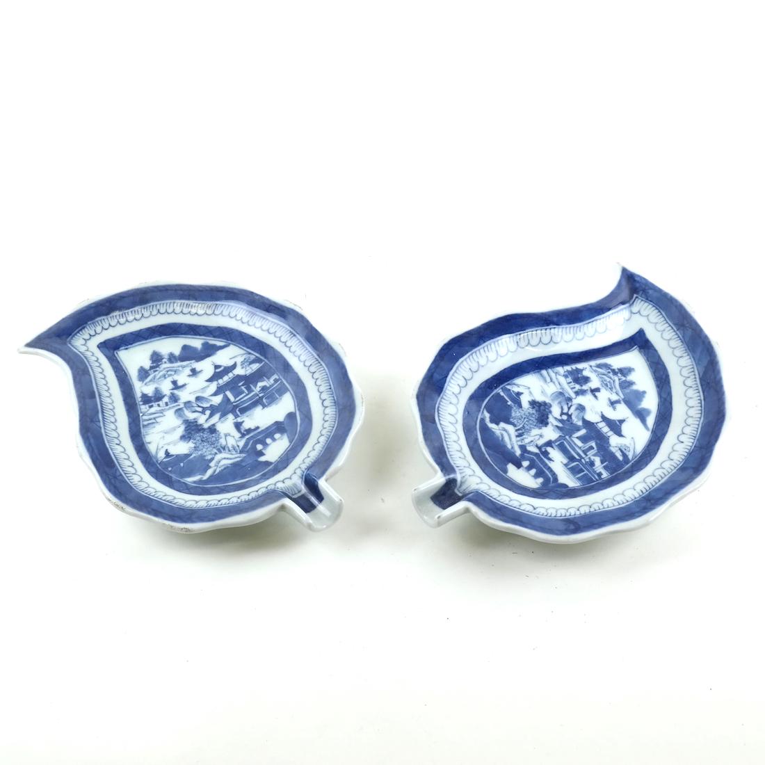 Pair of Chinese Export Leaf-Form Dishes (1 of 6)