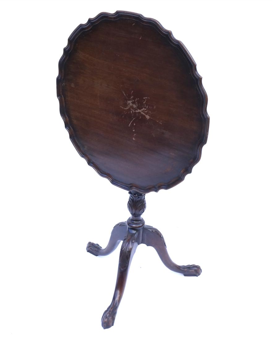 American Mahogany Pie Crust Tilt-Top Table (1 of 5)