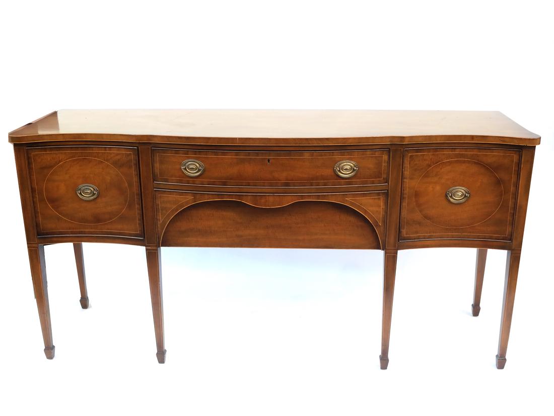 Sheraton-Style Serpentine Sideboard by Kittinger NY (1 of 9)