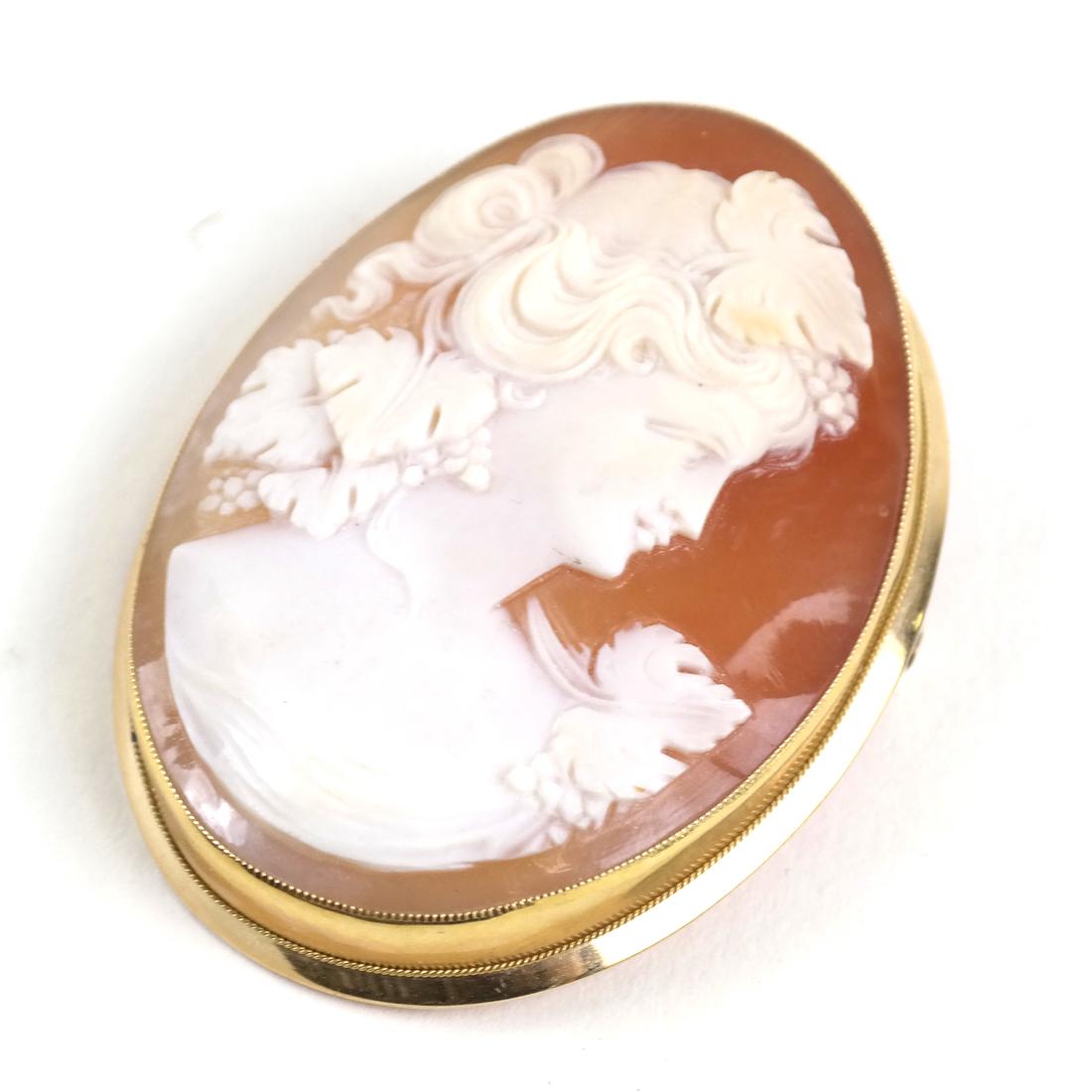 18K Yellow Gold Cameo Brooch 11.5 DWT (1 of 2)