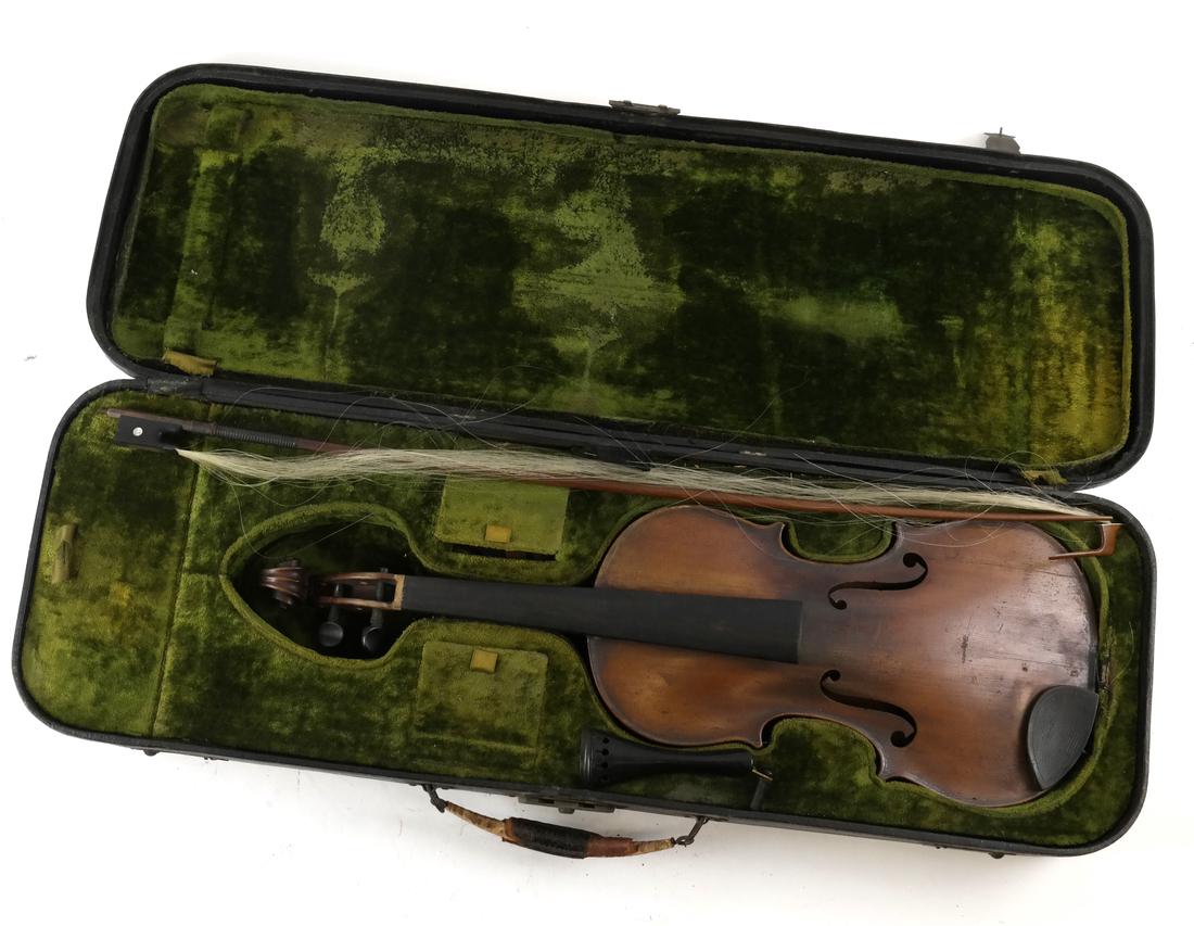 Antique Stradivarius Reproduction Violin and Bow (1 of 10)
