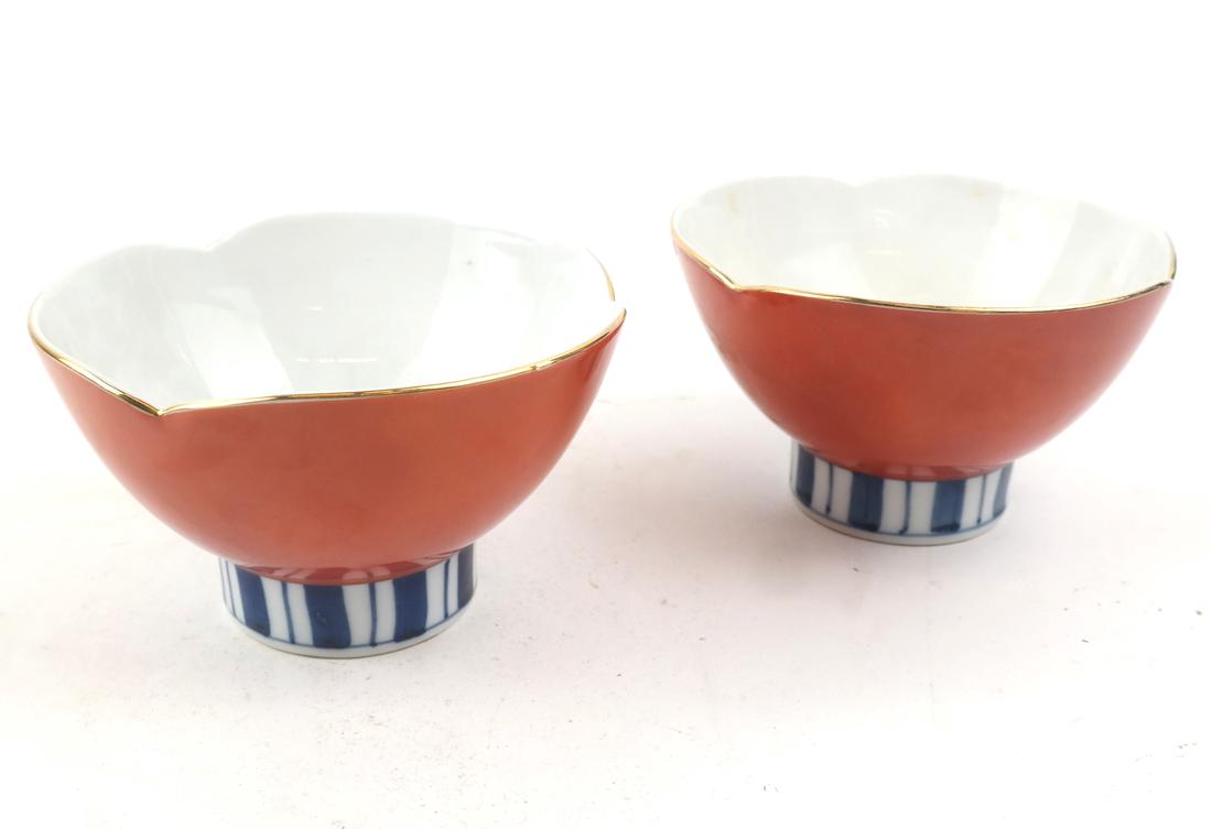 Pair of Japanese Enamel Bowls (1 of 6)