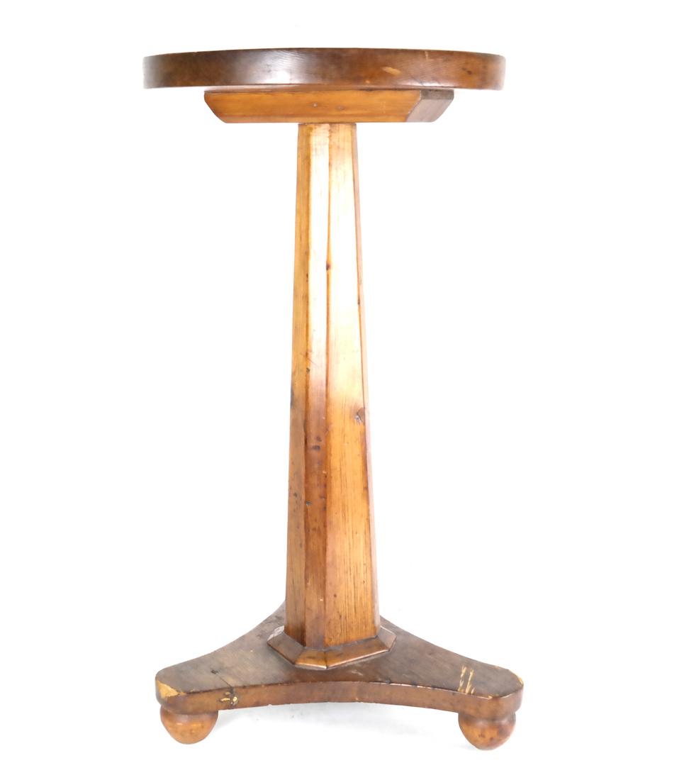 Pine Pedestal Table (1 of 4)