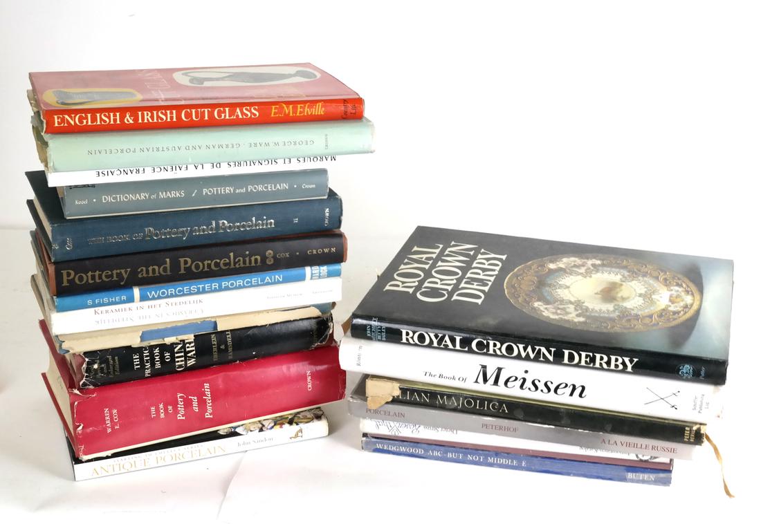 Box Lot of 19 Books on Porcelain and Ceramics (1 of 4)