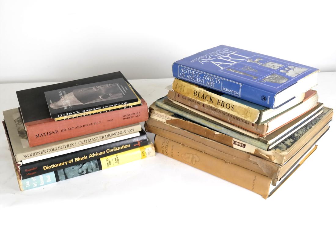 Box Lot of 14 African and Assorted Art Books (1 of 3)