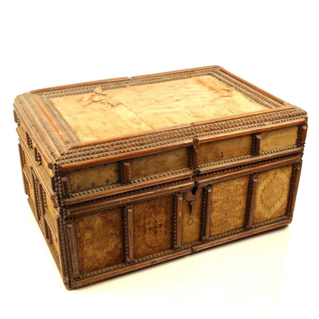 Tramp Art: Jewelry Compartment Box (1 of 8)