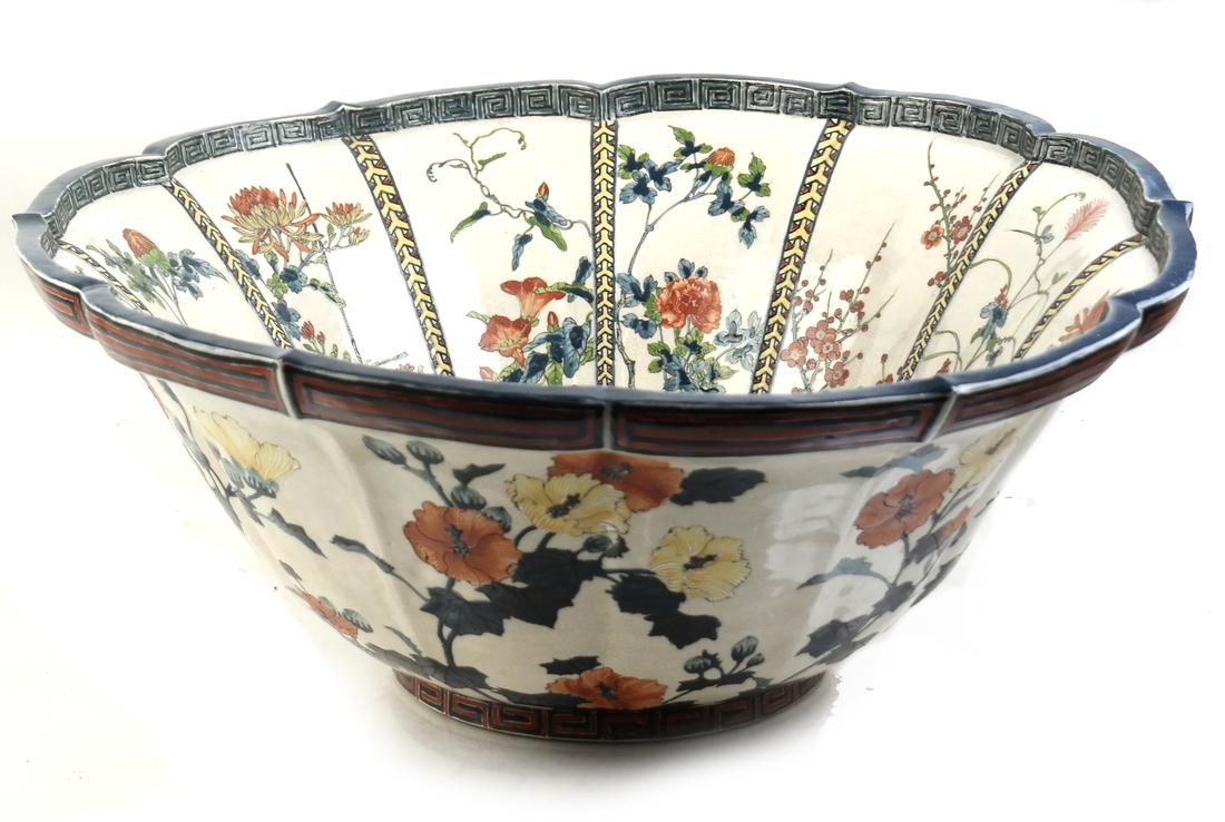Faience Imari-Style Painted Round Bowl (1 of 5)