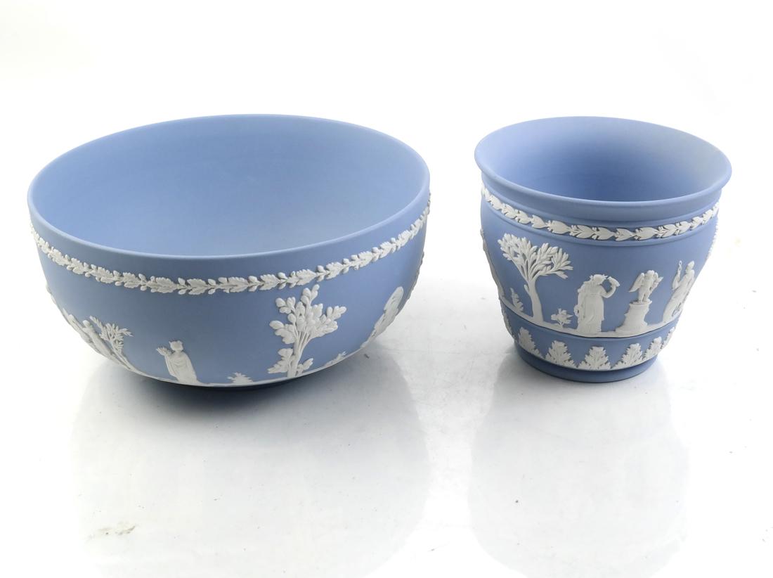 Wedgwood Pottery Cachepot & Serving Bowl (1 of 6)