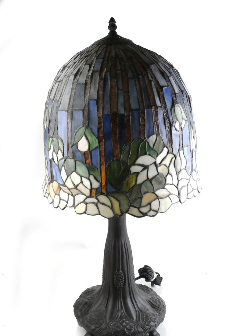 Reproduction Wisteria Design Table Lamp (1 of 8)