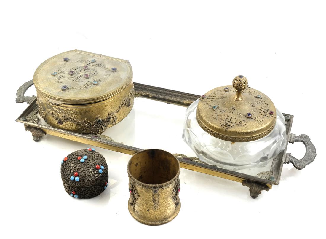 Ladies' Cosmetics Tray, Boxes, and Jars (1 of 7)