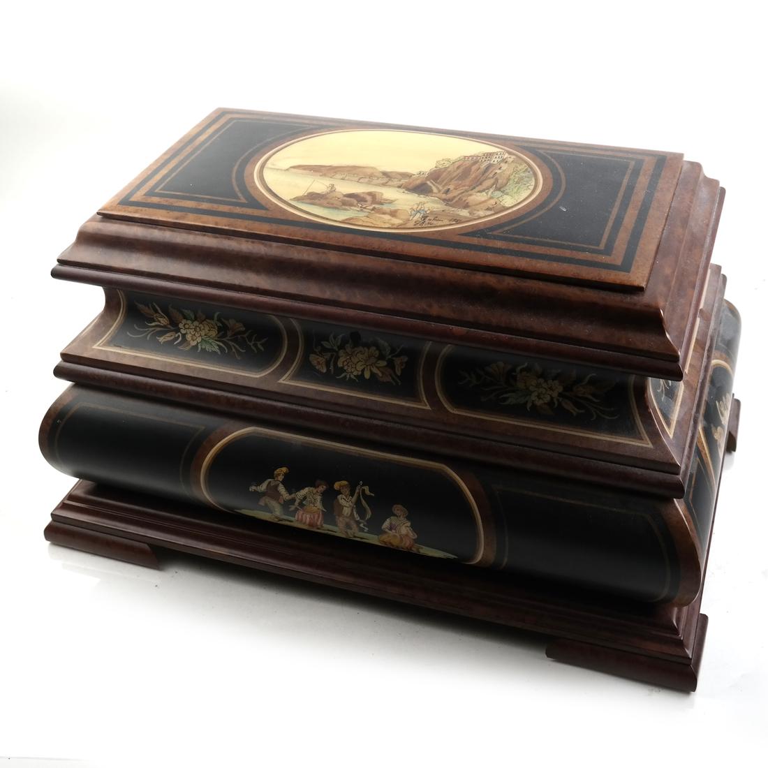 Italian Figural Decorated Hinged Box (1 of 7)