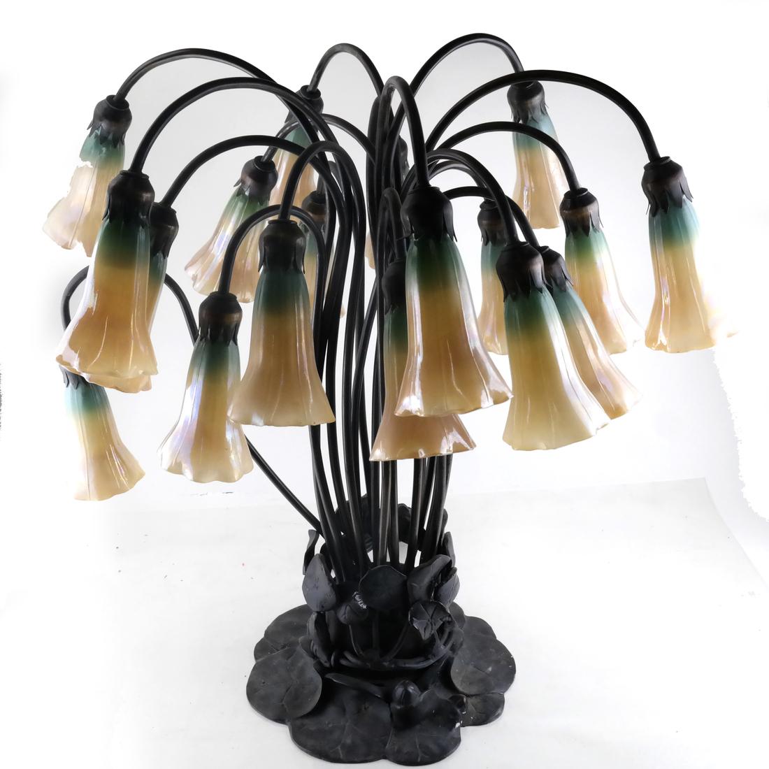 Tiffany-Style Tulip Shade Table Lamp (1 of 5)