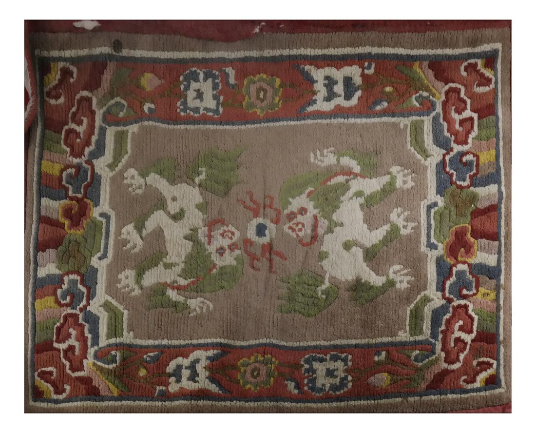 Chinese Double Foo-Lion Design Rug/Textile (1 of 5)