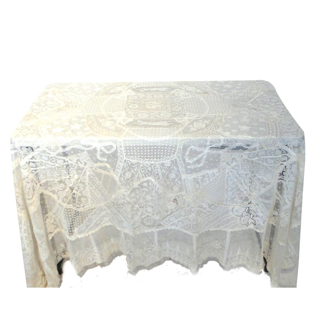 Fine Antique Italian Figural Lace Tablecloth (1 of 3)