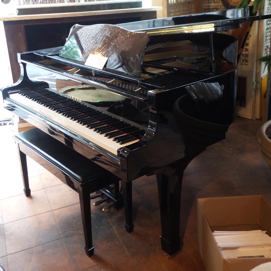 Yamaha 1991 Black Lacquer Piano