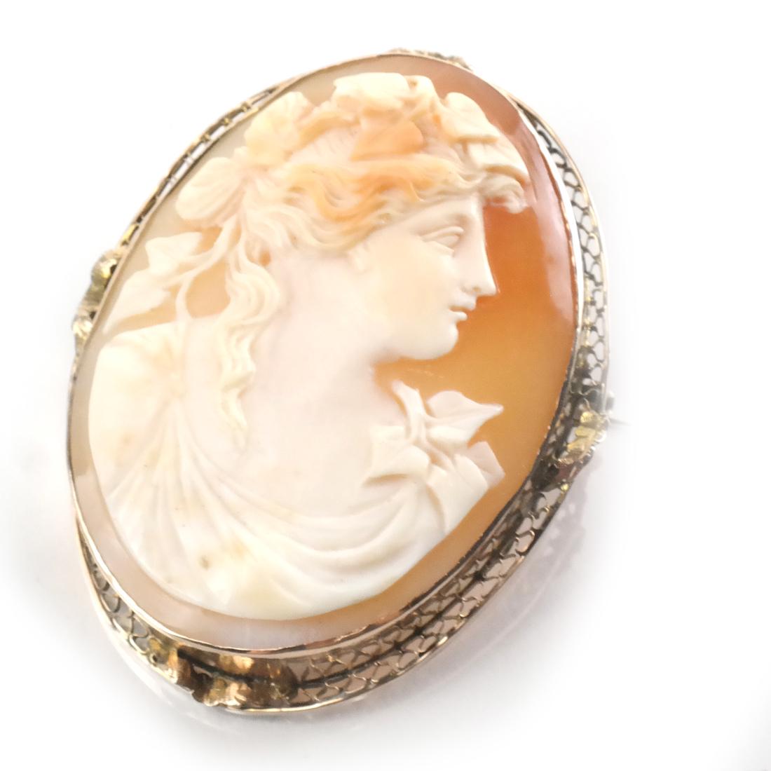 10k YG Shell Cameo, Lady Facing Left (1 of 3)