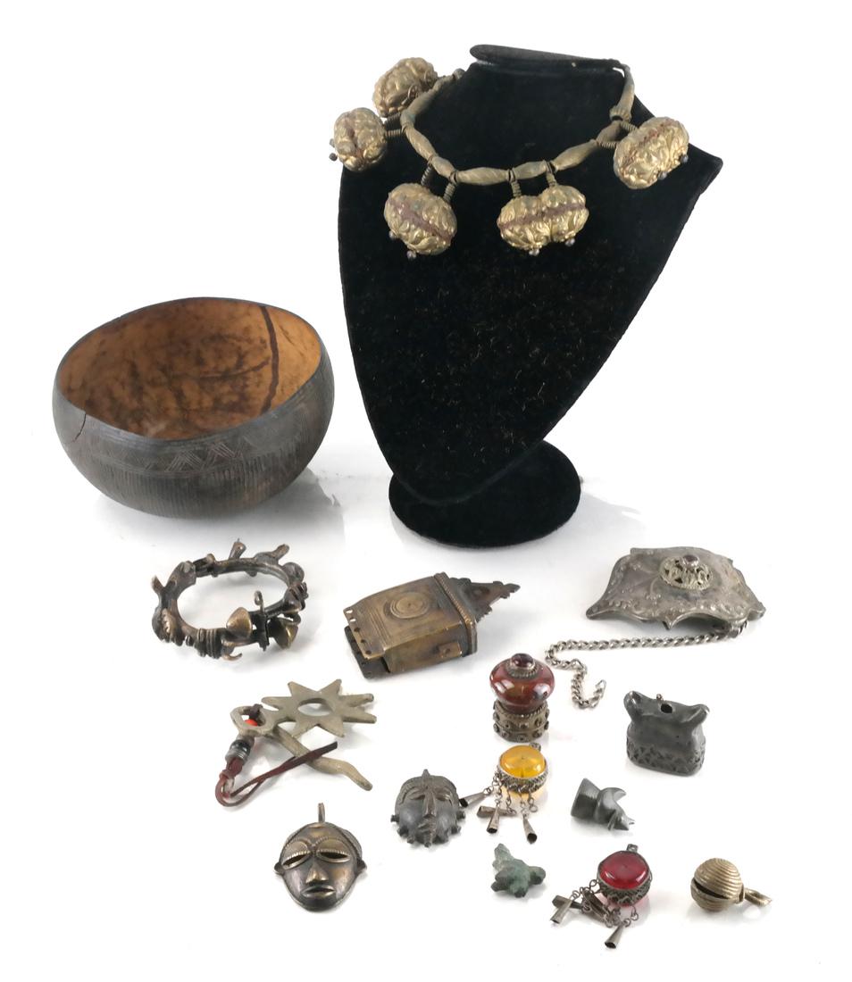 Lot Vintage African Bronze Artifacts (1 of 7)