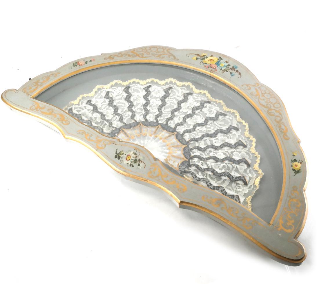 Decorated Framed Lace Fan (1 of 7)