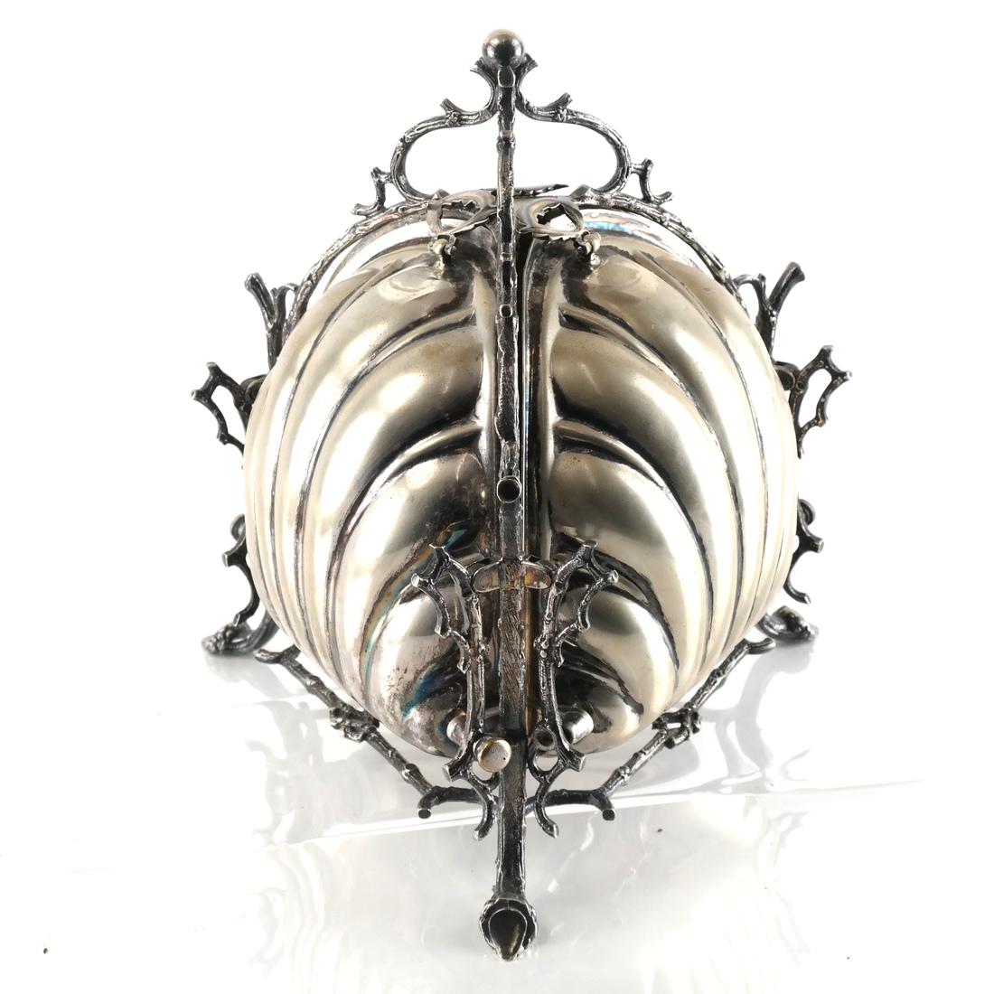 F. Brs. Ltd Silver Plate Bun Warmer (1 of 8)