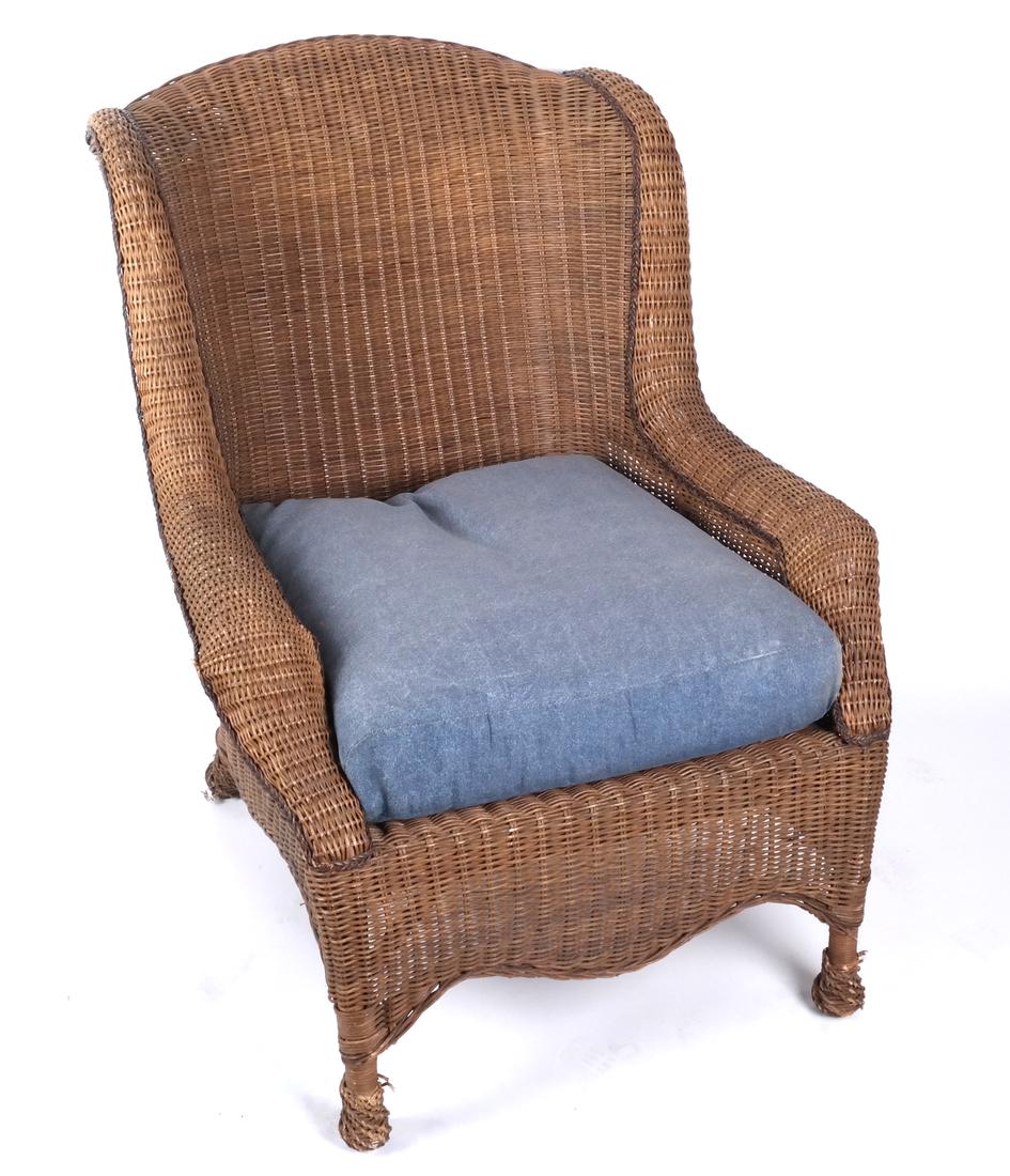 Antique Wicker Chair (1 of 5)