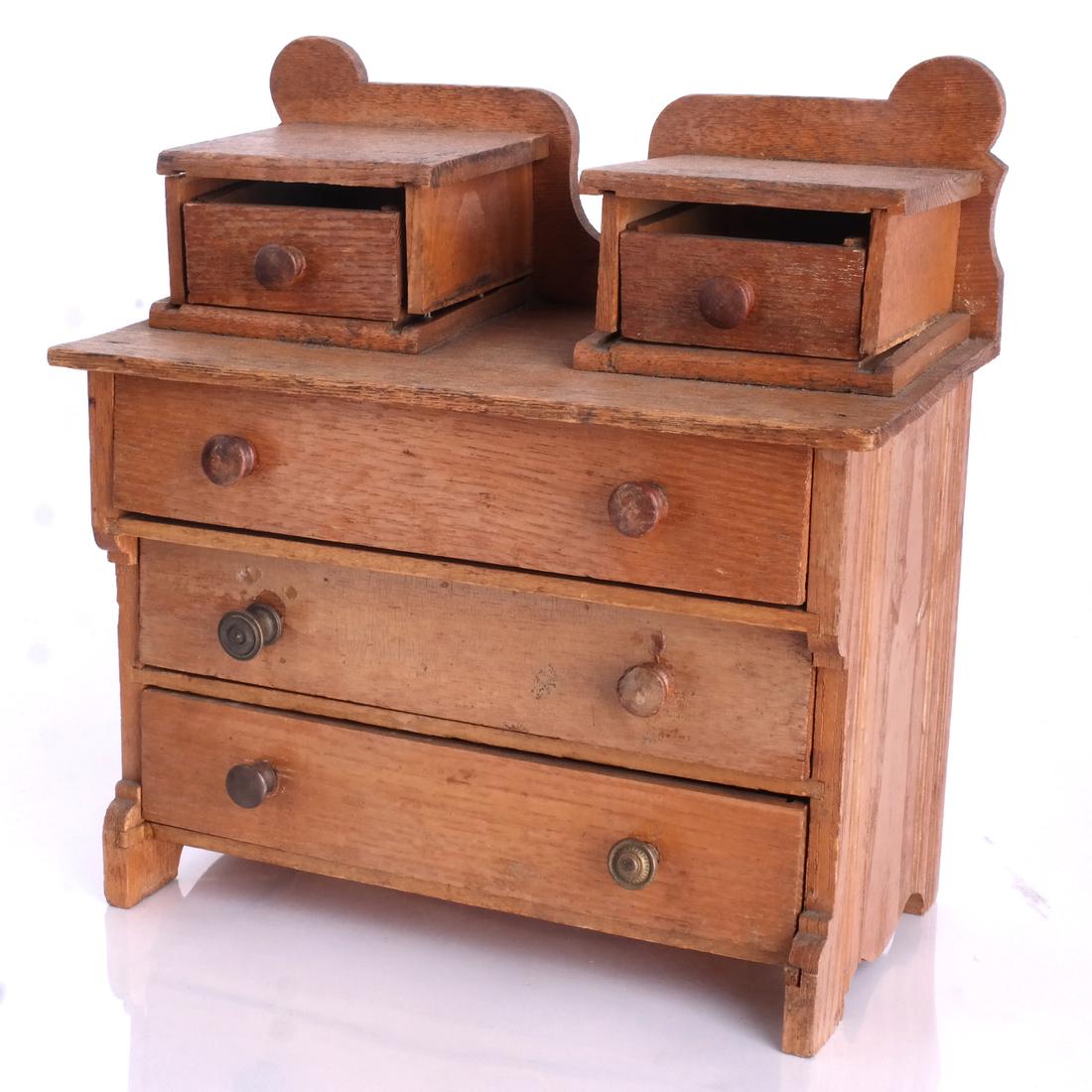 Miniature Salesman's Sample Chest (1 of 4)