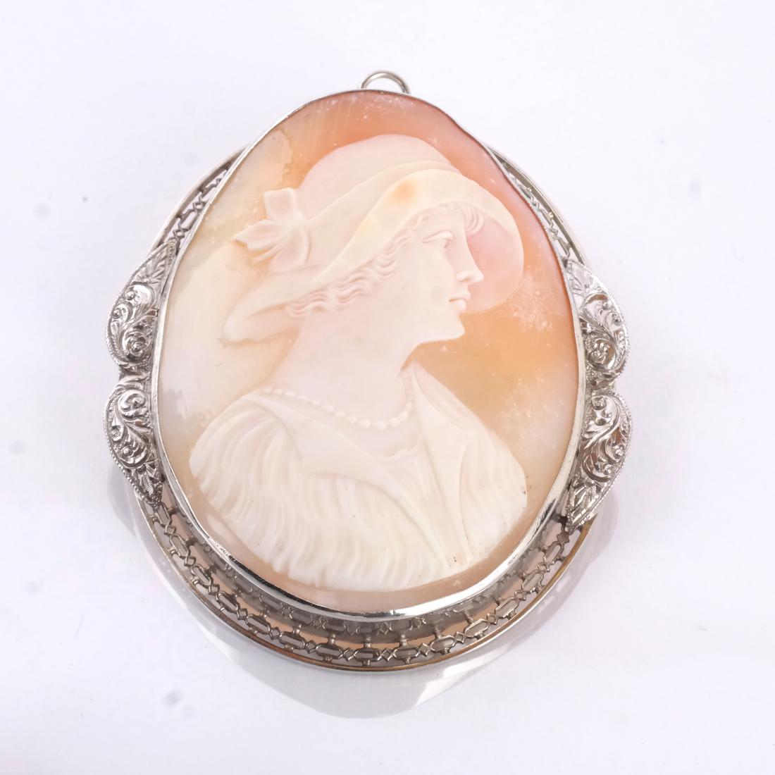 14k Gold Flapper Cameo, Art Deco: Art Deco carved shell cameo.