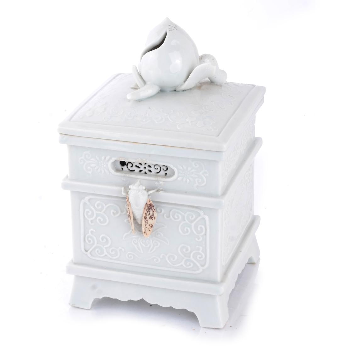 Chinese White Hirado Ware Incenser (1 of 10)