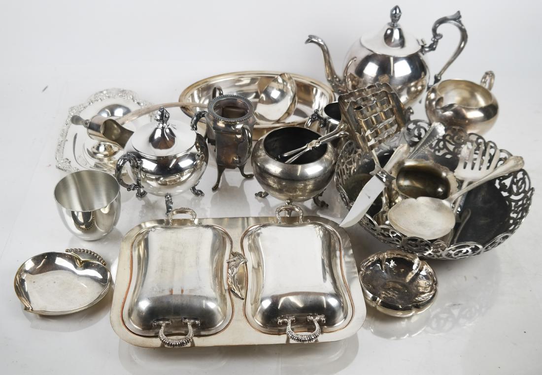 Lot Silver Plate Serving & Table Articles (1 of 3)