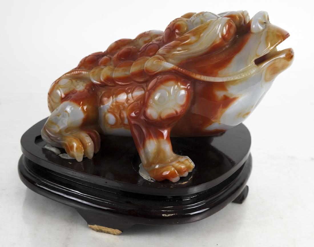 Chinese Carved Agate Toad (1 of 6)