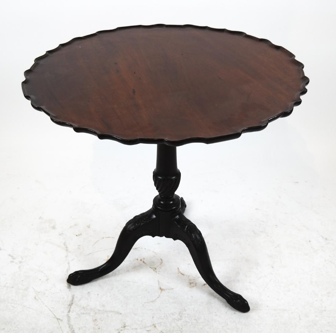 Piecrust Tilt-Top Table (1 of 6)
