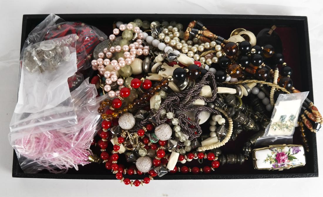 Group of Costume Necklaces, Jewelry (1 of 2)