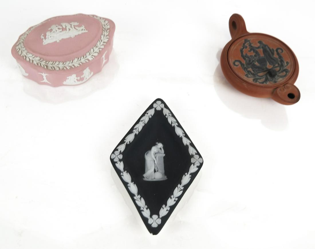 Three Wedgwood Jasperware Porcelain Items (1 of 9)
