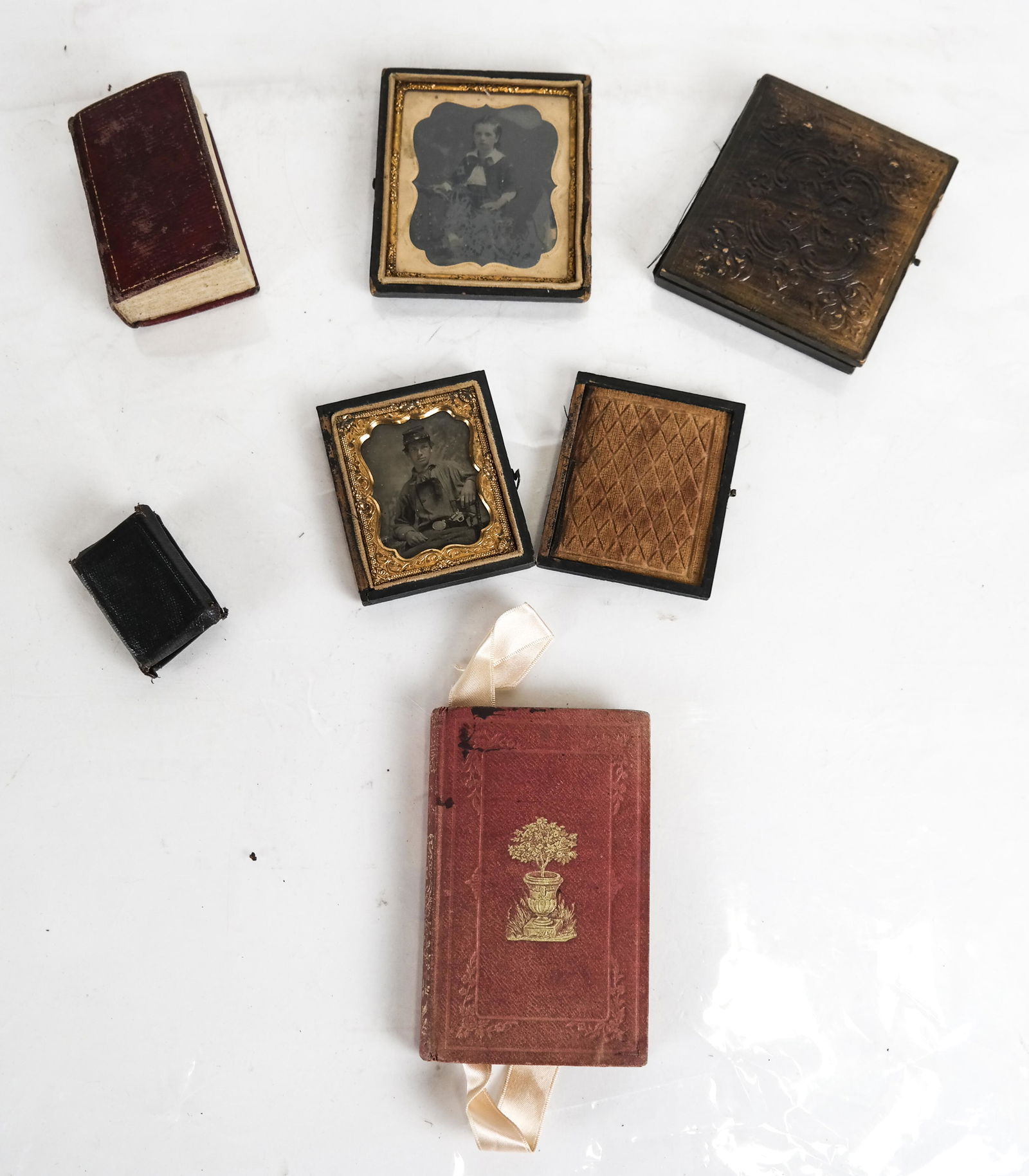Lot of 6 Items: Daguerreotypes, Miniature Books (1 of 5)
