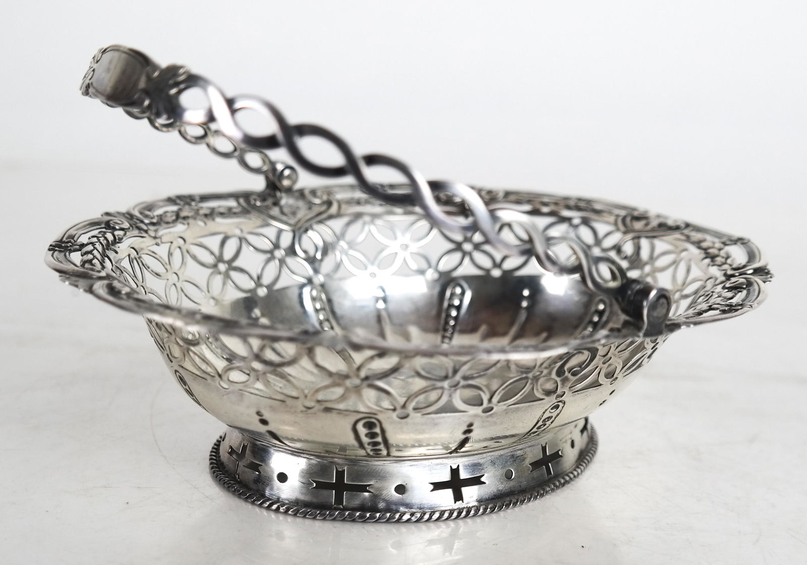 Reticulated Sterling Silver Basket (1 of 6)