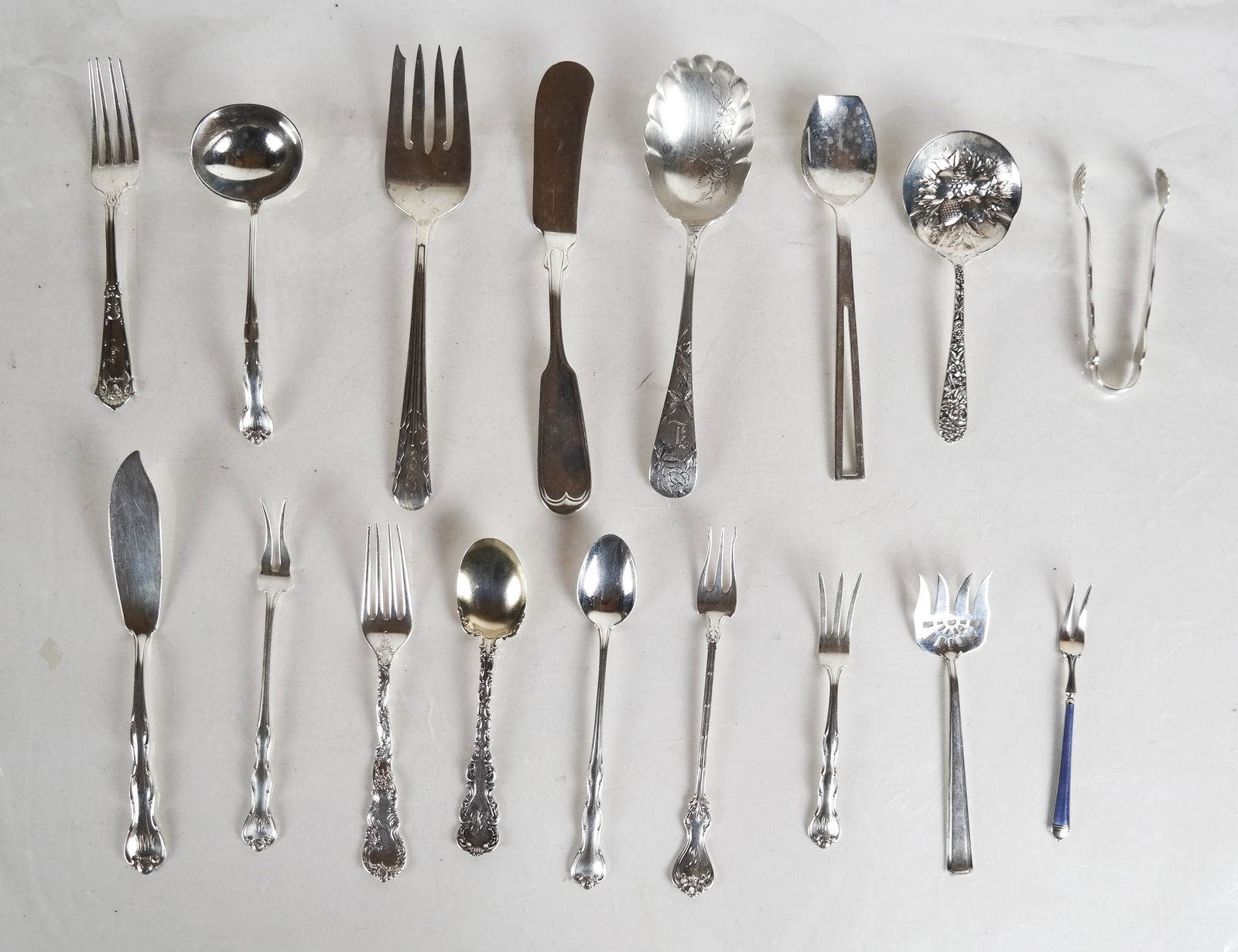 Lot Of 17 Pieces Sterling Silver Flatware (1 of 6)