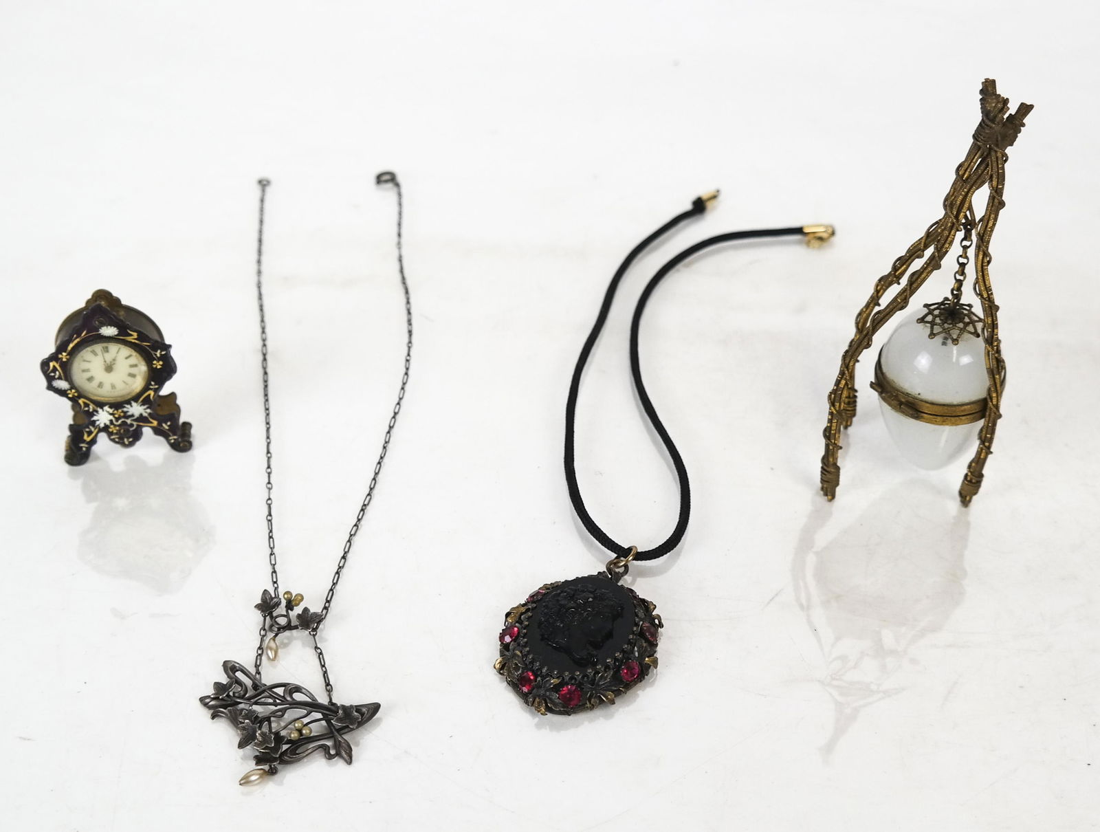 Lot Of Jewelry & Watch (1 of 7)